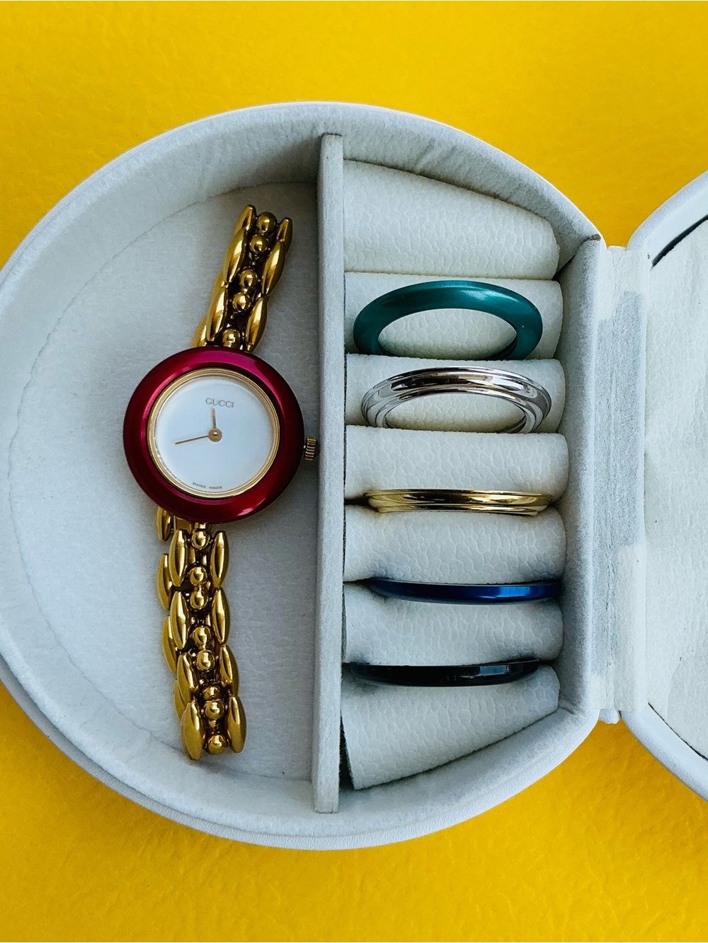 GUCCI DRESS watch w/ changeable bezels❤️🖤💛💙💚🤍